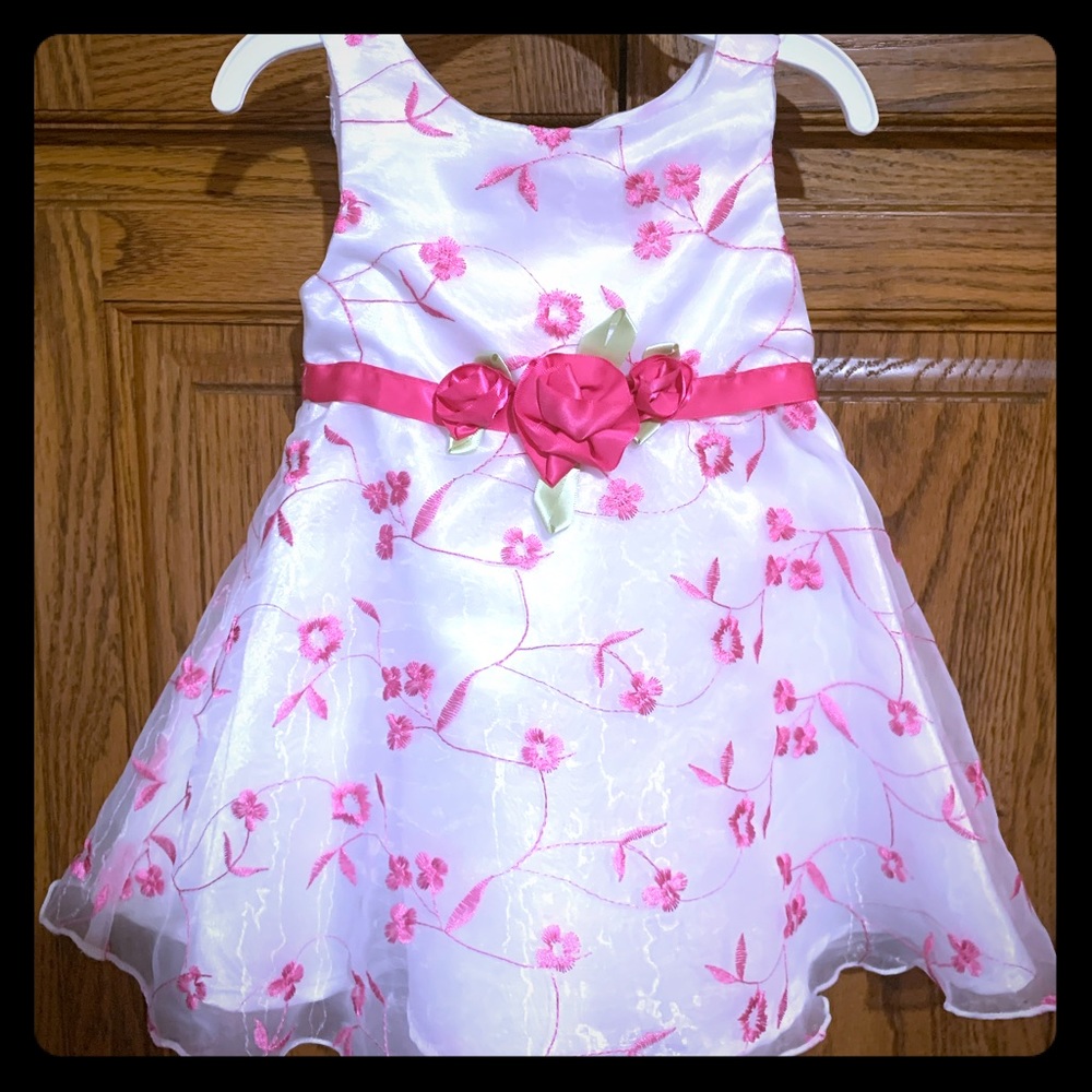 NWOT Girls sleeveless white dress size 9 mos.